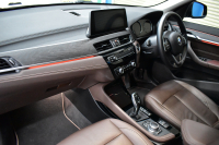 BMW X1 Xdrive18d Xﾗｲﾝ LCI後期 ﾌｪｲｽﾘﾌﾄ後ﾓﾃﾞﾙ 4WD ﾊｲﾗｲﾝ&ｺﾝﾌｫｰﾄP 追従ACC ﾋｰﾀｰ付電動ﾓｶﾚｻﾞｰ LEDﾍｯﾄﾞﾗｲﾄ 車線逸脱&歩行者警告 衝突軽減ﾌﾞﾚｰｷ ﾀｯﾁﾊﾟﾈﾙﾅﾋﾞBｶﾒﾗ 電動Rｹﾞｰﾄ 18AW 2年保証