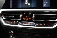 BMW 3シリーズ 320d Xﾄﾞﾗｲﾌﾞ Mｽﾎﾟｰﾂ ｴﾃﾞｨｼｮﾝｻﾝﾗｲｽﾞ 4WD 200台限定 ﾚｰｻﾞｰLEDﾗｲﾄ ﾋｰﾀｰ付黒革 追従ACC LCW 19AW 可変Mｻｽ Mﾘｱｽﾎﾟｲﾗｰ ﾗｲﾌﾞｺｯｸﾋﾟｯﾄﾀｯﾁﾊﾟﾈﾙﾅﾋﾞ ｱｯﾌﾟﾙｶｰﾌﾟﾚｲ ﾜｲﾔﾚｽ充電 2年保証