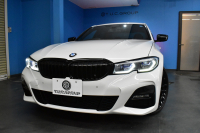 BMW 3シリーズ 320d Xﾄﾞﾗｲﾌﾞ Mｽﾎﾟｰﾂ ｴﾃﾞｨｼｮﾝｻﾝﾗｲｽﾞ 4WD 200台限定 ﾚｰｻﾞｰLEDﾗｲﾄ ﾋｰﾀｰ付黒革 追従ACC LCW 19AW 可変Mｻｽ Mﾘｱｽﾎﾟｲﾗｰ ﾗｲﾌﾞｺｯｸﾋﾟｯﾄﾀｯﾁﾊﾟﾈﾙﾅﾋﾞ ｱｯﾌﾟﾙｶｰﾌﾟﾚｲ ﾜｲﾔﾚｽ充電 2年保証