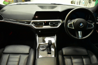 BMW 3シリーズ 330i Mｽﾎﾟｰﾂ 高出力ﾓﾃﾞﾙ ﾌｧｽﾄﾄﾗｯｸ&ｺﾝﾌｫｰﾄ&ﾊｲﾗｲﾝP ﾋｰﾀｰ付黒革 可変Mｻｽ 19AW 全周囲ｶﾒﾗ3ﾋﾞｭｰ ACC LCW Mｽﾎﾟｰﾂﾃﾞﾌ&ﾌﾞﾚｰｷ ﾗｲﾌﾞｺｯｸﾋﾟｯﾄ ｱｯﾌﾟﾙｶｰﾌﾟﾚｲ ｳｯﾄﾞｲﾝﾃﾘｱ 電動ﾄﾗﾝｸ ﾜｲﾔﾚｽ充電 2年保証