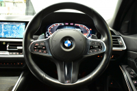 BMW 3シリーズ 330iﾂｰﾘﾝｸﾞ Mｽﾎﾟｰﾂ 高出力 ﾊｲﾗｲﾝ&ｺﾝﾌｫｰﾄP ﾋｰﾀｰ付黒革 LEDﾍｯﾄﾞﾗｲﾄ ACC Mｽﾎﾟｰﾂﾌﾞﾚｰｷ ﾗｲﾌﾞｺｯｸﾋﾟｯﾄ ﾀｯﾁﾊﾟﾈﾙﾅﾋﾞ ｱｯﾌﾟﾙｶｰﾌﾟﾚｲ ﾊﾟｰｷﾝｸﾞｱｼｽﾄﾌﾟﾗｽ 全周囲ｶﾒﾗ 3Dﾋﾞｭｰ 電動Rｹﾞｰﾄ ﾜｲﾔﾚｽ充電 18AW 2年保証