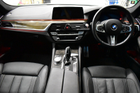 BMW 5シリーズ 540i Xﾄﾞﾗｲﾌﾞ Mｽﾎﾟｰﾂ 4WD ｾﾚｸﾄ&ｺﾝﾌｫｰﾄ&ﾊｲﾗｲﾝP ｻﾝﾙｰﾌ 前席ﾏｯｻｰｼﾞ&ﾍﾞﾝﾁﾚｰﾀｰ&全席ﾋｰﾀｰ付黒革 Mﾊﾟﾌｫｰﾏﾝｽﾊﾟﾜｰ&ｻｳﾝﾄﾞｷｯﾄ&ｽﾎﾟｰﾂﾏﾌﾗｰ 4ｿﾞｰﾝAC ﾊｰﾏﾝｶｰﾄﾞﾝ CPMｽﾄﾗｯﾄﾌﾞﾚｰｽ&ﾛｱﾚｲﾝﾌｫｰｽ individual20AW KW車高調 2年保証