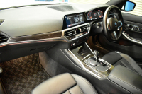 BMW 3シリーズ 320d Xﾄﾞﾗｲﾌﾞ ﾂｰﾘﾝｸﾞ Mｽﾎﾟｰﾂ 4WD ｲﾉﾍﾞｰｼｮﾝ&ﾊｲﾗｲﾝ&ｻｳﾝﾄﾞP ﾋｰﾀｰ付黒革 ﾚｰｻﾞｰLED ﾊｰﾏﾝｶｰﾄﾞﾝ ACC HUD ｼﾞｪｽﾁｬｰC付ﾀｯﾁﾊﾟﾈﾙﾅﾋﾞ ﾗｲﾌﾞｺｯｸﾋﾟｯﾄ 全周囲ｶﾒﾗ ｱｯﾌﾟﾙｶｰﾌﾟﾚｲ ﾌﾙｾｸﾞ ｳｯﾄﾞｲﾝﾃﾘｱ  2年保証