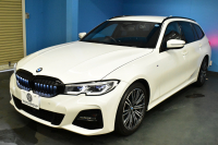 BMW 3シリーズ 320d Xﾄﾞﾗｲﾌﾞ ﾂｰﾘﾝｸﾞ Mｽﾎﾟｰﾂ 4WD ｲﾉﾍﾞｰｼｮﾝ&ﾊｲﾗｲﾝ&ｻｳﾝﾄﾞP ﾋｰﾀｰ付黒革 ﾚｰｻﾞｰLED ﾊｰﾏﾝｶｰﾄﾞﾝ ACC HUD ｼﾞｪｽﾁｬｰC付ﾀｯﾁﾊﾟﾈﾙﾅﾋﾞ ﾗｲﾌﾞｺｯｸﾋﾟｯﾄ 全周囲ｶﾒﾗ ｱｯﾌﾟﾙｶｰﾌﾟﾚｲ ﾌﾙｾｸﾞ ｳｯﾄﾞｲﾝﾃﾘｱ  2年保証