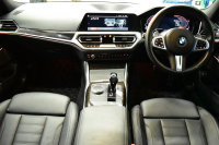 BMW 3シリーズ 320d Xﾄﾞﾗｲﾌﾞ ﾂｰﾘﾝｸﾞ Mｽﾎﾟｰﾂ 4WD ｲﾉﾍﾞｰｼｮﾝ&ﾊｲﾗｲﾝ&ｻｳﾝﾄﾞP ﾋｰﾀｰ付黒革 ﾚｰｻﾞｰLED ﾊｰﾏﾝｶｰﾄﾞﾝ ACC HUD ｼﾞｪｽﾁｬｰC付ﾀｯﾁﾊﾟﾈﾙﾅﾋﾞ ﾗｲﾌﾞｺｯｸﾋﾟｯﾄ 全周囲ｶﾒﾗ ｱｯﾌﾟﾙｶｰﾌﾟﾚｲ ﾌﾙｾｸﾞ ｳｯﾄﾞｲﾝﾃﾘｱ  2年保証
