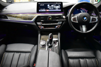 BMW 5シリーズ 530i ﾂｰﾘﾝｸﾞ Mｽﾎﾟｰﾂ LCI後期 ｾﾚｸﾄP ﾊﾟﾉﾗﾏｻﾝﾙｰﾌ 全席ﾋ-ﾀ-付ﾌﾞﾗｯｸﾚｻﾞｰ ﾊｰﾏﾝｶｰﾄﾞﾝ 新ﾃﾞｻﾞｲﾝLEDﾍｯﾄﾞﾗｲﾄ ACC HUD LCW 可変ｻｽﾍﾟﾝｼｮﾝ 19AW Mｽﾎﾟｰﾂﾌﾞﾚｰｷ ﾗｲﾌﾞｺｸﾋﾟｯﾄ ﾌﾙｾｸﾞ全周囲ｶﾒﾗ 電動Rｹﾞｰﾄ ｽﾏｰﾄｷｰ 2年保証