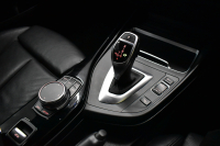 BMW 2シリーズ 220i ｶﾌﾞﾘｵﾚ Mｽﾎﾟｰﾂ LCI後期  1ｵｰﾅｰ 追従ACC  ﾍｷｻｺﾞﾅﾙLEDﾍｯﾄﾞﾗｲﾄ ﾋｰﾀｰ付黒革 ｵﾌﾟｼｮﾝ18AW NEWﾃﾞｻﾞｲﾝﾒｰﾀｰﾊﾟﾈﾙ 衝突軽減ﾌﾞﾚｰｷ 車線逸脱&歩行者警告 ﾀｯﾁﾊﾟﾈﾙHDDﾅﾋﾞ 前後PDC Bｶﾒﾗ Pｱｼｽﾄ 2年保証