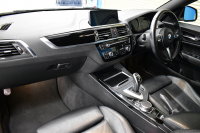 BMW 2シリーズ 220i ｶﾌﾞﾘｵﾚ Mｽﾎﾟｰﾂ LCI後期  1ｵｰﾅｰ 追従ACC  ﾍｷｻｺﾞﾅﾙLEDﾍｯﾄﾞﾗｲﾄ ﾋｰﾀｰ付黒革 ｵﾌﾟｼｮﾝ18AW NEWﾃﾞｻﾞｲﾝﾒｰﾀｰﾊﾟﾈﾙ 衝突軽減ﾌﾞﾚｰｷ 車線逸脱&歩行者警告 ﾀｯﾁﾊﾟﾈﾙHDDﾅﾋﾞ 前後PDC Bｶﾒﾗ Pｱｼｽﾄ 2年保証