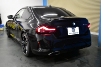 BMW 2シリーズ M240iXﾄﾞﾗｲﾌﾞ ｸｰﾍﾟ 4WD ﾌｧｽﾄﾄﾗｯｸ&ﾊｲﾗｲﾝ&ｺﾝﾌｫｰﾄP ﾋｰﾀｰ付電動赤革 19AW 可変Mｻｽ MﾃｸﾉﾛｼﾞｰP ﾎｲｰﾙｱｰﾁｴｸｽﾃﾝｼｮﾝ Mｽﾎﾟｰﾂﾌﾞﾚｰｷ Mｽﾎﾟｰﾂﾃﾞﾌ ACC HUD BMWﾗｲﾌﾞｺｯｸﾋﾟｯﾄ ﾅﾋﾞ全周囲ｶﾒﾗ3Dﾋﾞｭｰ ｱｯﾌﾟﾙｶｰﾌﾟﾚｲ 2年保証
