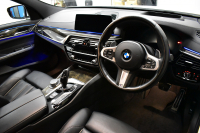 BMW 6シリーズ 630iｸﾞﾗﾝﾂｰﾘｽﾓ Mｽﾎﾟｰﾂ 全席ﾋｰﾀｰ付ﾌﾞﾗｯｸﾚｻﾞｰ 有償ｶﾗｰ｢ﾐﾈﾗﾙﾎﾜｲﾄ･ﾊﾟｰﾙ｣ ｱﾀﾞﾌﾟﾃｨﾌﾞLEDﾍｯﾄﾞﾗｲﾄ 追従ACC HUD Mｽﾎﾟｰﾂﾌﾞﾚｰｷ 19AW 衝突軽減B 車線変更&逸脱&歩行者警告 全周囲ｶﾒﾗ3Dﾋﾞｭｰ 電動Rｹﾞｰﾄ 2年保証