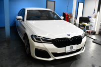 BMW 5シリーズ M550i xdrive Mｽﾎﾟｰﾂ V型8気筒 530馬力 LCI後期 1ｵｰﾅｰ 4WD 全席ﾋｰﾀｰ付茶革 ﾚｰｻﾞｰLED Mﾊｲｸﾞﾛｽ･ｴｸｽﾃﾘｱ 可変Mｻｽ Mｽﾎﾟｰﾂﾌﾞﾚｰｷ&ﾃﾞﾌ ﾗｲﾌﾞｺｸﾋﾟｯﾄ ACC HUD ﾊｰﾏﾝｶｰﾄﾞﾝ 4ｿﾞｰﾝAC 電動ﾄﾗﾝｸ 全周囲ｶﾒﾗ ﾌﾙｾｸﾞ 20AW 2年保証