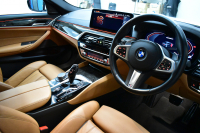 BMW 5シリーズ M550i xdrive Mｽﾎﾟｰﾂ V型8気筒 530馬力 LCI後期 1ｵｰﾅｰ 4WD 全席ﾋｰﾀｰ付茶革 ﾚｰｻﾞｰLED Mﾊｲｸﾞﾛｽ･ｴｸｽﾃﾘｱ 可変Mｻｽ Mｽﾎﾟｰﾂﾌﾞﾚｰｷ&ﾃﾞﾌ ﾗｲﾌﾞｺｸﾋﾟｯﾄ ACC HUD ﾊｰﾏﾝｶｰﾄﾞﾝ 4ｿﾞｰﾝAC 電動ﾄﾗﾝｸ 全周囲ｶﾒﾗ ﾌﾙｾｸﾞ 20AW 2年保証