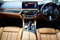 BMW 5シリーズ M550i xdrive Mｽﾎﾟｰﾂ V型8気筒 530馬力 LCI後期 1ｵｰﾅｰ 4WD 全席ﾋｰﾀｰ付茶革 ﾚｰｻﾞｰLED Mﾊｲｸﾞﾛｽ･ｴｸｽﾃﾘｱ 可変Mｻｽ Mｽﾎﾟｰﾂﾌﾞﾚｰｷ&ﾃﾞﾌ ﾗｲﾌﾞｺｸﾋﾟｯﾄ ACC HUD ﾊｰﾏﾝｶｰﾄﾞﾝ 4ｿﾞｰﾝAC 電動ﾄﾗﾝｸ 全周囲ｶﾒﾗ ﾌﾙｾｸﾞ 20AW 2年保証