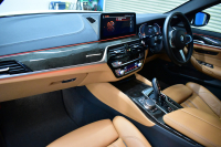 BMW 5シリーズ M550i xdrive Mｽﾎﾟｰﾂ V型8気筒 530馬力 LCI後期 1ｵｰﾅｰ 4WD 全席ﾋｰﾀｰ付茶革 ﾚｰｻﾞｰLED Mﾊｲｸﾞﾛｽ･ｴｸｽﾃﾘｱ 可変Mｻｽ Mｽﾎﾟｰﾂﾌﾞﾚｰｷ&ﾃﾞﾌ ﾗｲﾌﾞｺｸﾋﾟｯﾄ ACC HUD ﾊｰﾏﾝｶｰﾄﾞﾝ 4ｿﾞｰﾝAC 電動ﾄﾗﾝｸ 全周囲ｶﾒﾗ ﾌﾙｾｸﾞ 20AW 2年保証