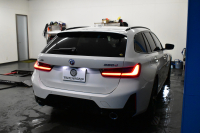 BMW 3シリーズ 320d Xﾄﾞﾗｲﾌﾞ ﾂｰﾘﾝｸﾞ Mｽﾎﾟｰﾂ 4WD LCI後期 ｻｳﾝﾄﾞP 新ﾃﾞｻﾞｲﾝLEDﾍｯﾄﾞﾗｲﾄ ｶｰﾌﾞﾄﾞﾃﾞｨﾌﾟﾚｲ ﾋｰﾀｰ付黒革 ﾊｰﾏﾝｶｰﾄﾞﾝ 追従ACC HUD LCW 18AW ﾗｲﾌﾞｺｯｸﾋﾟｯﾄﾀｯﾁﾊﾟﾈﾙﾅﾋﾞ 全周囲ｶﾒﾗ ｱｯﾌﾟﾙｶｰﾌﾟﾚｲ 電動Rｹﾞｰﾄ ﾜｲﾔﾚｽ充電 2年保証
