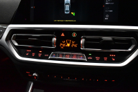 BMW 3シリーズ 320i Mｽﾎﾟｰﾂ ﾃﾞﾋﾞｭｰ&ｺﾝﾌｫｰﾄP ﾋｰﾀｰ付黒革 社外ﾌﾙｾｸﾞ 追従ACC  HUD  LCW 19AW 衝突軽減B 車線逸脱&歩行者警告 ﾗｲﾌﾞｺｯｸﾋﾟｯﾄ ｱｯﾌﾟﾙｶｰﾌﾟﾚｲ Bｶﾒﾗ 電動ﾄﾗﾝｸ ﾜｲﾔﾚｽ充電  ｳｯﾄﾞｲﾝﾃﾘｱ 2年保証