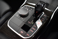 BMW 3シリーズ 320i Mｽﾎﾟｰﾂ ﾃﾞﾋﾞｭｰ&ｺﾝﾌｫｰﾄP ﾋｰﾀｰ付黒革 社外ﾌﾙｾｸﾞ 追従ACC  HUD  LCW 19AW 衝突軽減B 車線逸脱&歩行者警告 ﾗｲﾌﾞｺｯｸﾋﾟｯﾄ ｱｯﾌﾟﾙｶｰﾌﾟﾚｲ Bｶﾒﾗ 電動ﾄﾗﾝｸ ﾜｲﾔﾚｽ充電  ｳｯﾄﾞｲﾝﾃﾘｱ 2年保証