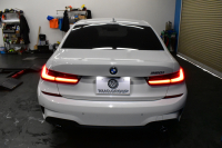 BMW 3シリーズ 320i Mｽﾎﾟｰﾂ ﾃﾞﾋﾞｭｰ&ｺﾝﾌｫｰﾄP ﾋｰﾀｰ付黒革 社外ﾌﾙｾｸﾞ 追従ACC  HUD  LCW 19AW 衝突軽減B 車線逸脱&歩行者警告 ﾗｲﾌﾞｺｯｸﾋﾟｯﾄ ｱｯﾌﾟﾙｶｰﾌﾟﾚｲ Bｶﾒﾗ 電動ﾄﾗﾝｸ ﾜｲﾔﾚｽ充電  ｳｯﾄﾞｲﾝﾃﾘｱ 2年保証