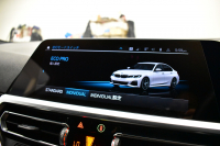 BMW 3シリーズ 320d Xﾄﾞﾗｲﾌﾞ Mｽﾎﾟｰﾂ 4WD ｲﾉﾍﾞｰｼｮﾝ&ﾊｲﾗｲﾝP ﾚｰｻﾞｰLED HUD BEWITH製ｽﾋﾟｰｶｰ 3Dﾃﾞｻﾞｲﾝ製ﾀﾞｳﾝｻｽ  ﾋｰﾀｰ付黒革 Pｱｼｽﾄ＋ 全周囲ｶﾒﾗ  ﾌﾙｾｸﾞ ACC 19AW  ﾗｲﾌﾞｺｯｸﾋﾟｯﾄ ｼﾞｪｽﾁｬｰC付ﾀｯﾁﾊﾟﾈﾙﾅﾋﾞ ｱｯﾌﾟﾙｶｰﾌﾟﾚｲ 2年保証