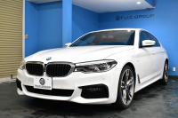 BMW 5シリーズ 530i Mｽﾎﾟｰﾂ 型式変更後ﾓﾃﾞﾙ「JR20」高出力ﾓﾃﾞﾙ ﾊｲﾗｲﾝP 全席ﾋｰﾀｰ付黒革 M550i用20AW 追従ACC HUD ｻﾃﾝｱﾙﾐﾓｰﾙ ｱﾀﾞﾌﾟﾃｨﾌﾞLEDﾗｲﾄ Mｽﾎﾟｰﾂﾌﾞﾚｰｷ ﾀｯﾁﾊﾟﾈﾙHDDﾅﾋﾞ 全周囲ｶﾒﾗ3Dﾋﾞｭｰ Pｱｼｽﾄ 電動ﾄﾗﾝｸ 2年保証