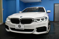 BMW 5シリーズ 530i Mｽﾎﾟｰﾂ 型式変更後ﾓﾃﾞﾙ「JR20」高出力ﾓﾃﾞﾙ ﾊｲﾗｲﾝP 全席ﾋｰﾀｰ付黒革 M550i用20AW 追従ACC HUD ｻﾃﾝｱﾙﾐﾓｰﾙ ｱﾀﾞﾌﾟﾃｨﾌﾞLEDﾗｲﾄ Mｽﾎﾟｰﾂﾌﾞﾚｰｷ ﾀｯﾁﾊﾟﾈﾙHDDﾅﾋﾞ 全周囲ｶﾒﾗ3Dﾋﾞｭｰ Pｱｼｽﾄ 電動ﾄﾗﾝｸ 2年保証