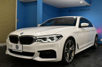 BMW 5シリーズ 530i Mｽﾎﾟｰﾂ 型式変更後ﾓﾃﾞﾙ「JR20」高出力ﾓﾃﾞﾙ ﾊｲﾗｲﾝP 全席ﾋｰﾀｰ付黒革 M550i用20AW 追従ACC HUD ｻﾃﾝｱﾙﾐﾓｰﾙ ｱﾀﾞﾌﾟﾃｨﾌﾞLEDﾗｲﾄ Mｽﾎﾟｰﾂﾌﾞﾚｰｷ ﾀｯﾁﾊﾟﾈﾙHDDﾅﾋﾞ 全周囲ｶﾒﾗ3Dﾋﾞｭｰ Pｱｼｽﾄ 電動ﾄﾗﾝｸ 2年保証