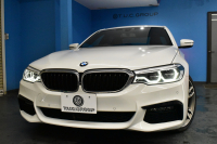 BMW 5シリーズ 530i Mｽﾎﾟｰﾂ 型式変更後ﾓﾃﾞﾙ「JR20」高出力ﾓﾃﾞﾙ ﾊｲﾗｲﾝP 全席ﾋｰﾀｰ付黒革 M550i用20AW 追従ACC HUD ｻﾃﾝｱﾙﾐﾓｰﾙ ｱﾀﾞﾌﾟﾃｨﾌﾞLEDﾗｲﾄ Mｽﾎﾟｰﾂﾌﾞﾚｰｷ ﾀｯﾁﾊﾟﾈﾙHDDﾅﾋﾞ 全周囲ｶﾒﾗ3Dﾋﾞｭｰ Pｱｼｽﾄ 電動ﾄﾗﾝｸ 2年保証