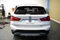 BMW X1 Xﾄﾞﾗｲﾌﾞ18d xﾗｲﾝ 中期ﾓﾃﾞﾙ 4WD 有償ｶﾗｰ｢ﾐﾈﾗﾙﾎﾜｲﾄ･ﾊﾟｰﾙ｣ ﾋｰﾀｰ付茶革 ﾊﾟﾉﾗﾏｻﾝR ｺﾝﾌｫｰﾄ&ﾊｲﾗｲﾝP 追従ACC HUD 18AW NEWﾃﾞｻﾞｲﾝﾒｰﾀｰ LEDﾍｯﾄﾞﾗｲﾄ ﾀｯﾁﾊﾟﾈﾙHDDﾅﾋﾞBｶﾒﾗ 前後PDC  衝突軽減B 電動Rｹﾞｰﾄ ｽﾏｰﾄｷｰ 2年保証