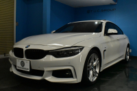 BMW 4シリーズ 420iｸﾞﾗﾝｸｰﾍﾟ Mｽﾎﾟｰﾂ LCI後期 ﾋｰﾀｰ付茶革 追従ACC 液晶ﾒｰﾀｰ ﾍｷｻｺﾞﾅﾙLEDﾍｯﾄﾞﾗｲﾄ&ﾃｰﾙ ﾌﾞﾗｯｸｷﾄﾞﾆｰｸﾞﾘﾙ 車線変更&逸脱&歩行者警告 衝突軽減B ﾀｯﾁﾊﾟﾈﾙ付iﾄﾞﾗｲﾌﾞHDDﾅﾋﾞBｶﾒﾗ 電動ﾘｱｹﾞｰﾄ 18AW 2年保証