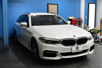 BMW 5シリーズ 540i XﾄﾞﾗｲﾌﾞﾂｰﾘﾝｸﾞMｽﾎﾟｰﾂ 4WD 1ｵｰﾅｰ ﾃﾞﾋﾞｭｰ&ﾊｲﾗｲﾝP 全席ﾋｰﾀｰ付ﾌﾞﾗｯｸﾚｻﾞｰ ｿﾌﾄｸﾛｰｽﾞﾄﾞｱ HUD Mｽﾎﾟｰﾂﾌﾞﾚｰｷ 可変ｻｽ LEDﾍｯﾄﾞﾗｲﾄ ｼﾞｪｽﾁｬｰC付ﾀｯﾁﾊﾟﾈﾙﾅﾋﾞ 液晶ﾒｰﾀｰ ACC LCW 全周囲ｶﾒﾗ ﾌﾙｾｸﾞ 2年保証