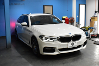 BMW 5シリーズ 540i XﾄﾞﾗｲﾌﾞﾂｰﾘﾝｸﾞMｽﾎﾟｰﾂ 4WD 1ｵｰﾅｰ ﾃﾞﾋﾞｭｰ&ﾊｲﾗｲﾝP 全席ﾋｰﾀｰ付ﾌﾞﾗｯｸﾚｻﾞｰ ｿﾌﾄｸﾛｰｽﾞﾄﾞｱ HUD Mｽﾎﾟｰﾂﾌﾞﾚｰｷ 可変ｻｽ LEDﾍｯﾄﾞﾗｲﾄ ｼﾞｪｽﾁｬｰC付ﾀｯﾁﾊﾟﾈﾙﾅﾋﾞ 液晶ﾒｰﾀｰ ACC LCW 全周囲ｶﾒﾗ ﾌﾙｾｸﾞ 2年保証
