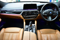 BMW 6シリーズ 640iｸﾞﾗﾝﾂｰﾘｽﾓ XﾄﾞﾗｲﾌﾞMｽﾎﾟｰﾂ ﾃﾞﾋﾞｭｰED 40台限定車 1ｵｰﾅｰ 4WD 専用外装色｢ｿﾌｨｽﾄｸﾞﾚｰ･M｣ Bowers&Wilkinsｻｳﾝﾄﾞ ﾊﾟﾉﾗﾏｻﾝR Fﾍﾞﾝﾁﾚｰｼｮﾝ付ﾋｰﾀｰ付茶革ｺﾝﾌｫｰﾄｼｰﾄ 後席ﾓﾆﾀｰ ｿﾌﾄｸﾛｰｽﾞﾄﾞｱ 4ｿﾞｰﾝAC ACC HUD 2年保証