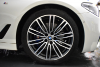 BMW 5シリーズ 530iﾂｰﾘﾝｸﾞ Mｽﾎﾟｰﾂ 型式変更後(JT20) ｾﾚｸﾄP 全面液晶ﾒｰﾀｰ ﾊﾟﾉﾗﾏｻﾝﾙｰﾌ ﾊｰﾏﾝｶｰﾄﾞﾝ LEDﾍｯﾄﾞﾗｲﾄ 全席ﾋｰﾀｰ付黒革 追従ACC HUD ﾀｯﾁﾊﾟﾈﾙHDDﾅﾋﾞ 全周囲ｶﾒﾗ3Dﾋﾞｭｰ Pｱｼｽﾄ 車線変更&逸脱&歩行者警告 衝突軽減B 19AW 電動Rｹﾞｰﾄ 社外ﾜｲﾔﾚｽ充電 2年保証