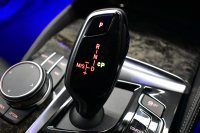 BMW 5シリーズ 530iﾂｰﾘﾝｸﾞ Mｽﾎﾟｰﾂ 型式変更後(JT20) ｾﾚｸﾄP 全面液晶ﾒｰﾀｰ ﾊﾟﾉﾗﾏｻﾝﾙｰﾌ ﾊｰﾏﾝｶｰﾄﾞﾝ LEDﾍｯﾄﾞﾗｲﾄ 全席ﾋｰﾀｰ付黒革 追従ACC HUD ﾀｯﾁﾊﾟﾈﾙHDDﾅﾋﾞ 全周囲ｶﾒﾗ3Dﾋﾞｭｰ Pｱｼｽﾄ 車線変更&逸脱&歩行者警告 衝突軽減B 19AW 電動Rｹﾞｰﾄ 社外ﾜｲﾔﾚｽ充電 2年保証