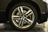 BMW X1 Xdrive25i  Mｽﾎﾟｰﾂ 中期 4WD 高出力 希少ｶﾞｿﾘﾝｴﾝｼﾞﾝ  ｺﾝﾌｫｰﾄP 追従ACC ﾋｰﾀｰ付電動ﾌﾞﾗｯｸﾚｻﾞｰ LEDﾍｯﾄﾞﾗｲﾄ ﾀｯﾁﾊﾟﾈﾙHDDﾅﾋﾞBｶﾒﾗ Pｱｼｽﾄ 衝突軽減B 車線逸脱&歩行者警告 電動Rｹﾞｰﾄ 18AW 2年保証