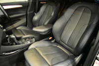 BMW X1 Xdrive25i  Mｽﾎﾟｰﾂ 中期 4WD 高出力 希少ｶﾞｿﾘﾝｴﾝｼﾞﾝ  ｺﾝﾌｫｰﾄP 追従ACC ﾋｰﾀｰ付電動ﾌﾞﾗｯｸﾚｻﾞｰ LEDﾍｯﾄﾞﾗｲﾄ ﾀｯﾁﾊﾟﾈﾙHDDﾅﾋﾞBｶﾒﾗ Pｱｼｽﾄ 衝突軽減B 車線逸脱&歩行者警告 電動Rｹﾞｰﾄ 18AW 2年保証