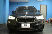 BMW X1 Xdrive25i  Mｽﾎﾟｰﾂ 中期 4WD 高出力 希少ｶﾞｿﾘﾝｴﾝｼﾞﾝ  ｺﾝﾌｫｰﾄP 追従ACC ﾋｰﾀｰ付電動ﾌﾞﾗｯｸﾚｻﾞｰ LEDﾍｯﾄﾞﾗｲﾄ ﾀｯﾁﾊﾟﾈﾙHDDﾅﾋﾞBｶﾒﾗ Pｱｼｽﾄ 衝突軽減B 車線逸脱&歩行者警告 電動Rｹﾞｰﾄ 18AW 2年保証