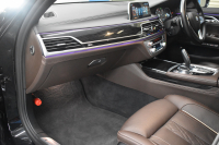 BMW 7シリーズ 740i Mｽﾎﾟｰﾂ ｻﾝﾙｰﾌ ﾚｰｻﾞｰLEDﾗｲﾄ Fﾏｯｻｰｼﾞ&ﾍﾞﾝﾁﾚｰｼｮﾝ 全席ﾋｰﾀｰ付ﾓｶﾚｻﾞｰ ﾃﾞｨｽﾌﾟﾚｲｷｰ 3DﾃﾞｻﾞｲﾝFﾘｯﾌﾟ ﾌﾞﾗｯｸ塗装20AW ｸﾞﾘｰﾝｷｬﾘﾊﾟｰ ACC HUD ﾊｰﾏﾝｶｰﾄﾞﾝ ｼﾞｪｽﾁｬｰｺﾝﾄﾛｰﾙ ﾀｯﾁﾊﾟﾈﾙ対応HDDﾅﾋﾞ3Dﾋﾞｭｰ LCW 2年保証