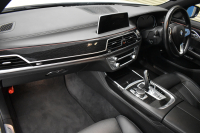 BMW 7シリーズ 750i Mｽﾎﾟｰﾂ V8 ｻﾝR Fﾏｯｻｰｼﾞ&ﾍﾞﾝﾁﾚｰｼｮﾝ 全席ﾋｰﾀｰ付黒革 ﾚｰｻﾞｰLED  液晶ｷｰ ﾘﾓｰﾄｺﾝﾄﾛｰﾙﾊﾟｰｷﾝｸﾞ 追従ACC HUD ﾊｰﾏﾝｶｰﾄﾞﾝ ｼﾞｪｽﾁｬｰｺﾝﾄﾛｰﾙ ﾀｯﾁﾊﾟﾈﾙ対応HDDﾅﾋﾞ3Dﾋﾞｭｰ Bｶﾒﾗ 車線変更&逸脱&歩行者警告 液晶ﾒｰﾀｰ 電動ﾄﾗﾝｸ 2年保証