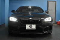 BMW Mシリーズ M6ｸﾞﾗﾝｸｰﾍﾟ MDCT 正規D車 左H ｶｰﾎﾞﾝﾙｰﾌ 7速DCT LEDﾍｯﾄﾞﾗｲﾄ ﾋｰﾀｰ付ｼﾙﾊﾞｰｽﾄｰﾝﾚｻﾞｰ 衝突軽減B 車線逸脱&歩行者警告 可変Mｻｽ Mﾌﾞﾚｰｷ HUD 20AW TOPﾋﾞｭｰ Bｶﾒﾗ ｿﾌﾄｸﾛｰｽﾞﾄﾞｱ 電動Rｻﾝｼｪｰﾄﾞ 2年保証