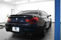 BMW Mシリーズ M6ｸﾞﾗﾝｸｰﾍﾟ MDCT 正規D車 左H ｶｰﾎﾞﾝﾙｰﾌ 7速DCT LEDﾍｯﾄﾞﾗｲﾄ ﾋｰﾀｰ付ｼﾙﾊﾞｰｽﾄｰﾝﾚｻﾞｰ 衝突軽減B 車線逸脱&歩行者警告 可変Mｻｽ Mﾌﾞﾚｰｷ HUD 20AW TOPﾋﾞｭｰ Bｶﾒﾗ ｿﾌﾄｸﾛｰｽﾞﾄﾞｱ 電動Rｻﾝｼｪｰﾄﾞ 2年保証