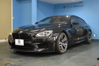 BMW Mシリーズ M6ｸﾞﾗﾝｸｰﾍﾟ MDCT 正規D車 左H ｶｰﾎﾞﾝﾙｰﾌ 7速DCT LEDﾍｯﾄﾞﾗｲﾄ ﾋｰﾀｰ付ｼﾙﾊﾞｰｽﾄｰﾝﾚｻﾞｰ 衝突軽減B 車線逸脱&歩行者警告 可変Mｻｽ Mﾌﾞﾚｰｷ HUD 20AW TOPﾋﾞｭｰ Bｶﾒﾗ ｿﾌﾄｸﾛｰｽﾞﾄﾞｱ 電動Rｻﾝｼｪｰﾄﾞ 2年保証
