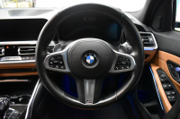 BMW 3シリーズ 320i Mｽﾎﾟｰﾂ ｺﾝﾌｫｰﾄP G20型 ﾋｰﾀｰ付茶革 電動ﾄﾗﾝｸ HiFiｽﾋﾟｰｶｰ ﾀｯﾁﾊﾟﾈﾙﾅﾋﾞ ｱｯﾌﾟﾙｶｰﾌﾟﾚｲ ﾌﾙｾｸﾞCD/DVD再生 19AW 追従ACC LEDﾍｯﾄﾞﾗｲﾄ 側面衝突&車線変更&逸脱&歩行車警告 液晶ﾒｰﾀｰ 後退ｱｼｽﾄ Pｱｼｽﾄ ｱｸﾃｨﾌﾞPDC緊急ﾌﾞﾚｰｷ  2年保証