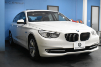 BMW 5シリーズ 535iｸﾞﾗﾝﾂｰﾘｽﾓ ｺﾝﾌｫｰﾄP ﾊﾟﾉﾗﾏｻﾝﾙｰﾌ 1ｵｰﾅｰ 全席ﾋｰﾀｰ前席ﾍﾞﾝﾁﾚｰｼｮﾝ付黒革 ｽﾏｰﾄｷｰ ﾌﾙｾｸﾞ ﾅﾋﾞTOPﾋﾞｭｰ Bｶﾒﾗ 前後PDC 電動ﾄﾗﾝｸ ｸﾙｺﾝ 18AW ETC 2年保証