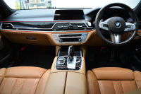 BMW 7シリーズ 740i Mｽﾎﾟｰﾂ ﾘｱｺﾝﾌｫｰﾄP ﾘｱｴﾝﾀｰﾃｲﾒﾝﾄ 後席ﾓﾆﾀｰ ﾃﾞｨｽﾌﾟﾚｲｷｰ ﾘﾓｰﾄ駐車 ｻﾝﾙｰﾌ ﾚｰｻﾞｰLED 前席ﾏｯｻｰｼﾞ全席ﾋｰﾀｰ&ﾍﾞﾝﾁﾚｰｼｮﾝ付茶革 ACC HUD ﾊｰﾏﾝｶｰﾄﾞﾝ ｼﾞｪｽﾁｬｰｺﾝﾄﾛｰﾙ ﾀｯﾁﾊﾟﾈﾙﾅﾋﾞ3Dﾋﾞｭｰ LCW 液晶ﾒｰﾀｰ 2年保証