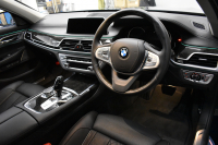 BMW 7シリーズ 740i ﾌﾟﾗｽP ｻﾝﾙｰﾌ ﾚｰｻﾞｰLEDﾗｲﾄ Fﾏｯｻｰｼﾞ&ﾍﾞﾝﾁﾚｰｼｮﾝ 全席ﾋｰﾀｰ付黒革 追従ACC HUD ﾊｰﾏﾝｶｰﾄﾞﾝ ｼﾞｪｽﾁｬｰｺﾝﾄﾛｰﾙ ﾀｯﾁﾊﾟﾈﾙ対応HDDﾅﾋﾞ3Dﾋﾞｭｰ Bｶﾒﾗ 車線変更&逸脱&歩行者警告 液晶ﾒｰﾀｰ 19AW 電動ﾄﾗﾝｸ Bｶﾒﾗ 2年保証