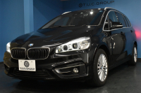 BMW 2シリーズ 220iｸﾞﾗﾝﾂｱﾗｰ ﾗｸﾞｼﾞｭｱﾘｰ 3列ｼｰﾄ 7人乗り ｱﾄﾞﾊﾞﾝｽﾄﾞｱｸﾃｨﾌﾞｾｰﾌﾃｨｰP 追従ACC HUD ﾋｰﾀｰ付黒革 LEDﾍｯﾄﾞﾗｲﾄ 衝突軽減ﾌﾞﾚｰｷ 車線逸脱&歩行者警告 ﾀｯﾁﾊﾟｯﾄﾞﾅﾋﾞ 前後PDC Bｶﾒﾗ 電動ﾄﾗﾝｸ ﾊﾟｰｷﾝｸﾞｱｼｽﾄ 17AW ｽﾏｰﾄｷｰ 2年保証