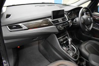 BMW 2シリーズ 220iｸﾞﾗﾝﾂｱﾗｰ ﾗｸﾞｼﾞｭｱﾘｰ 3列ｼｰﾄ 7人乗り ｱﾄﾞﾊﾞﾝｽﾄﾞｱｸﾃｨﾌﾞｾｰﾌﾃｨｰP 追従ACC HUD ﾋｰﾀｰ付黒革 LEDﾍｯﾄﾞﾗｲﾄ 衝突軽減ﾌﾞﾚｰｷ 車線逸脱&歩行者警告 ﾀｯﾁﾊﾟｯﾄﾞﾅﾋﾞ 前後PDC Bｶﾒﾗ 電動ﾄﾗﾝｸ ﾊﾟｰｷﾝｸﾞｱｼｽﾄ 17AW ｽﾏｰﾄｷｰ 2年保証