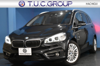 BMW 2シリーズ 220iｸﾞﾗﾝﾂｱﾗｰ ﾗｸﾞｼﾞｭｱﾘｰ 3列ｼｰﾄ 7人乗り ｱﾄﾞﾊﾞﾝｽﾄﾞｱｸﾃｨﾌﾞｾｰﾌﾃｨｰP 追従ACC HUD ﾋｰﾀｰ付黒革 LEDﾍｯﾄﾞﾗｲﾄ 衝突軽減ﾌﾞﾚｰｷ 車線逸脱&歩行者警告 ﾀｯﾁﾊﾟｯﾄﾞﾅﾋﾞ 前後PDC Bｶﾒﾗ 電動ﾄﾗﾝｸ ﾊﾟｰｷﾝｸﾞｱｼｽﾄ 17AW ｽﾏｰﾄｷｰ 2年保証