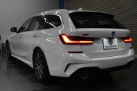 BMW 3シリーズ 320d xﾄﾞﾗｲﾌﾞ ﾂｰﾘﾝｸﾞMｽﾎﾟｰﾂ ｺﾝﾌｫｰﾄP 4WD  追従ACC ﾋｰﾀｰ付ﾊｰﾌﾚｻﾞｰ Pｱｼｽﾄﾌﾟﾗｽ 全周ｶﾒﾗ3Dﾋﾞｭｰ LEDﾍｯﾄﾞﾗｲﾄ 側面衝突&車線変更&逸脱&歩行車警告 後退ｱｼｽﾄ ｱｸﾃｨﾌﾞPDC緊急ﾌﾞﾚｰｷ ﾀｯﾁﾊﾟﾈﾙﾅﾋﾞ ｱｯﾌﾟﾙｶｰﾌﾟﾚｲ 電動ﾄﾗﾝｸ 2年保証